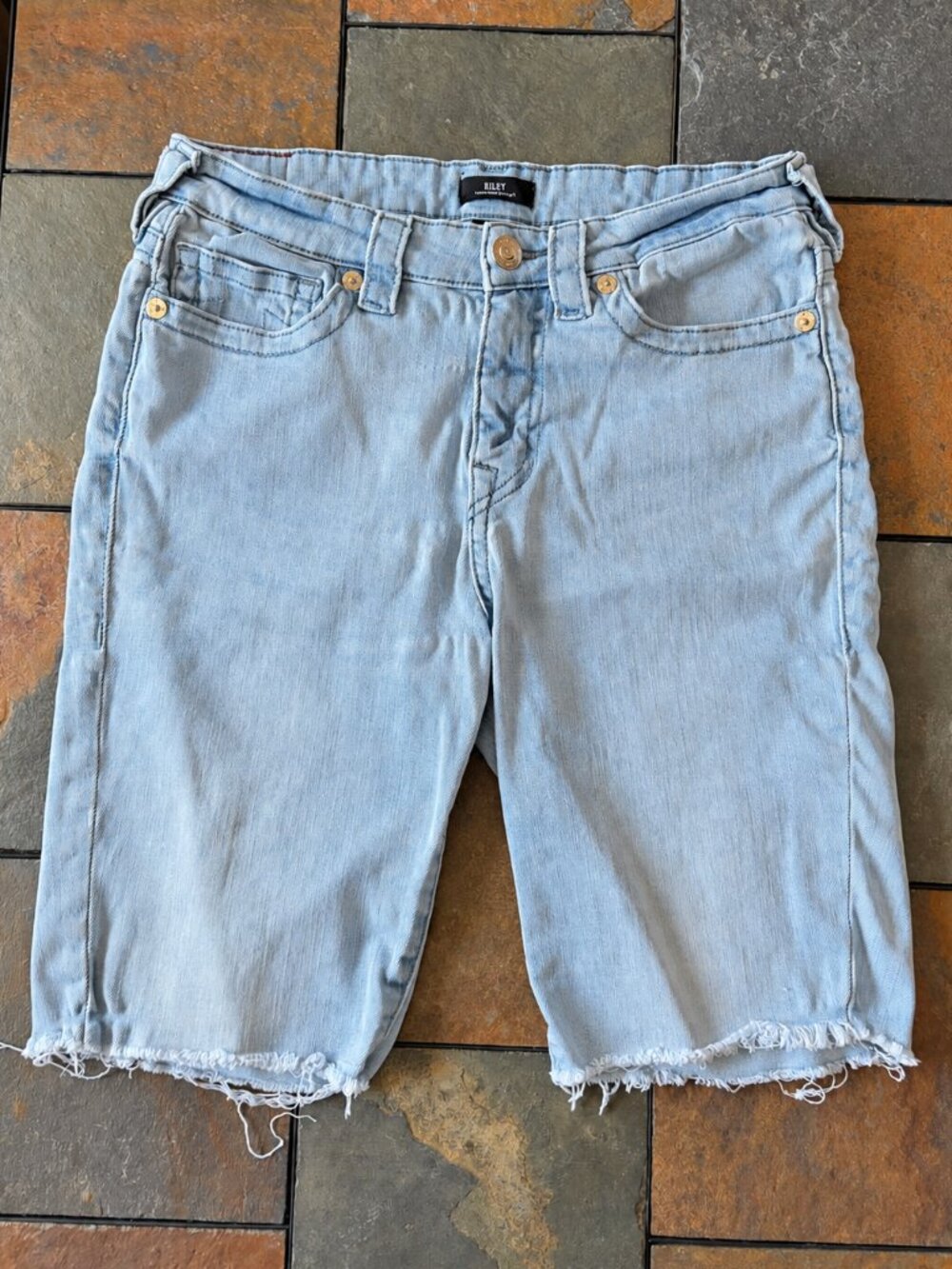 True Religion Riley Light Wash Raw Hem Knee Length Bermuda Shorts Size 30